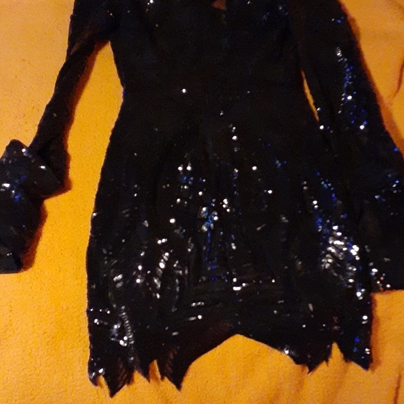 Black sequins dress - Picture 4 of 5
